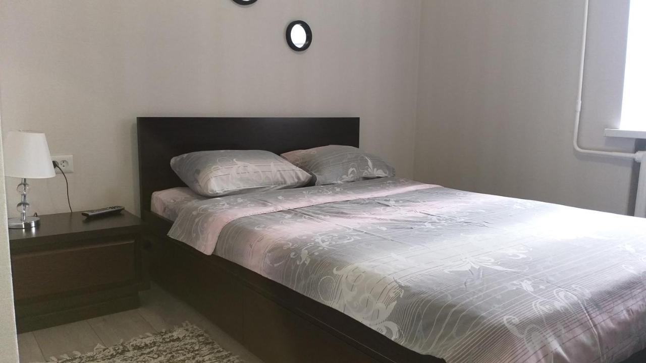 Ferienwohnung Apartament Gayadayenko 4 Pinsk Exterior foto